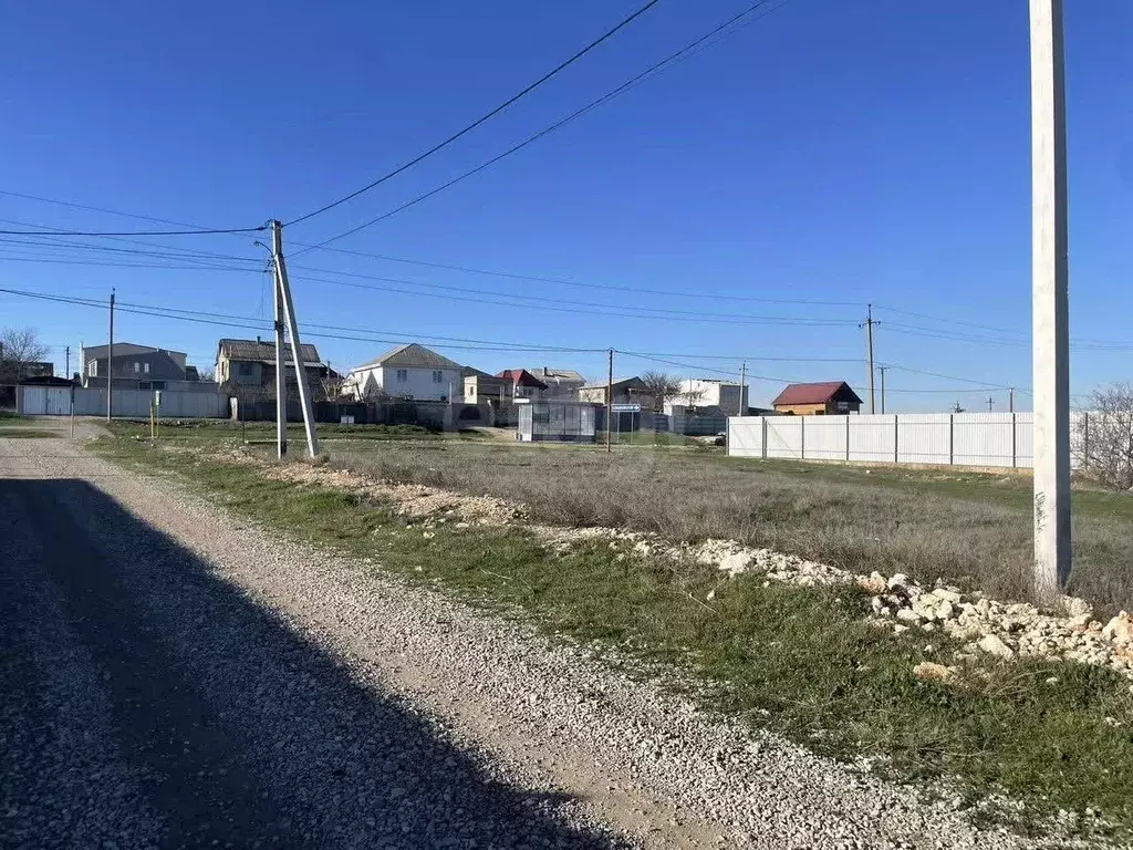 Участок в Крым, Сакский район, с. Суворовское ул. Суворовская, 28 (7.0 ... - Фото 1