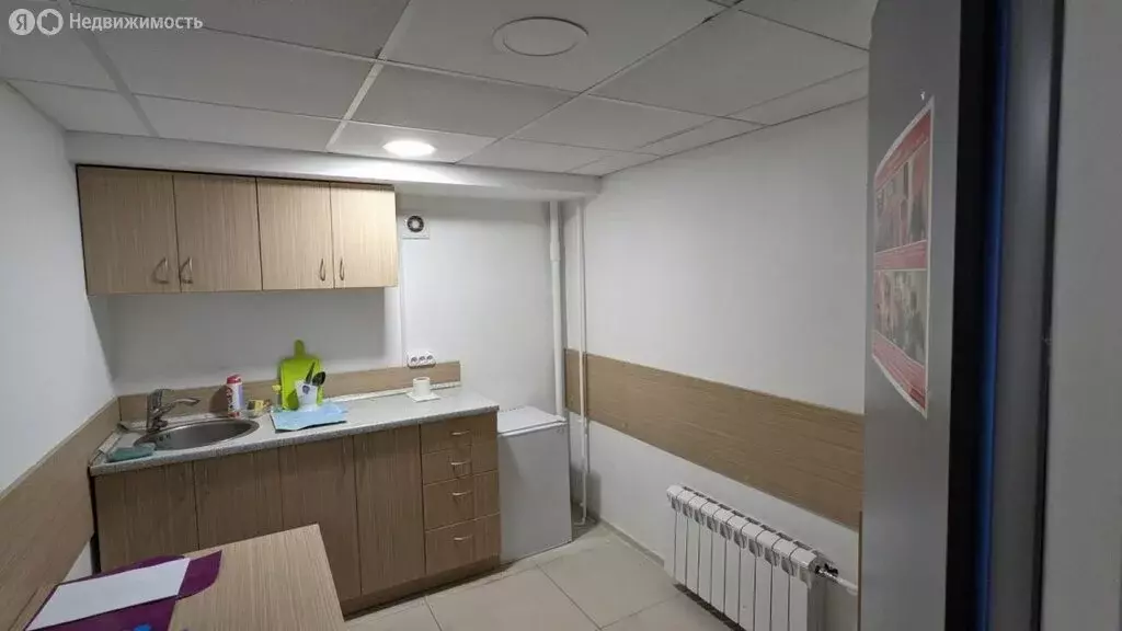 Торговая площадь (301 м) - Фото 1