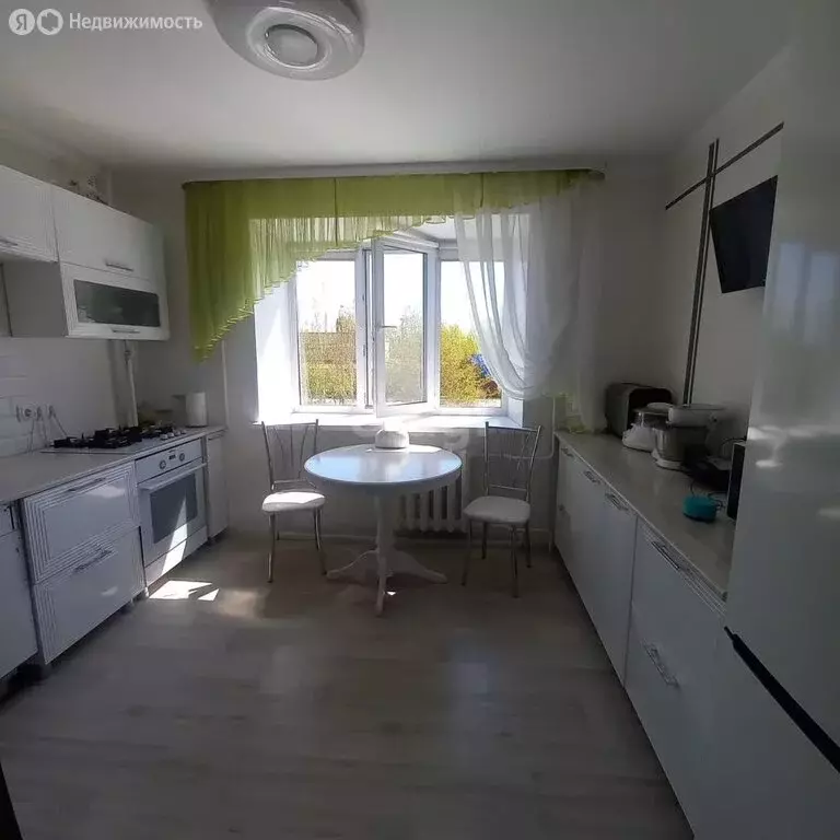 3-комнатная квартира: Ялуторовск, улица Революции, 131А (83.2 м) - Фото 1