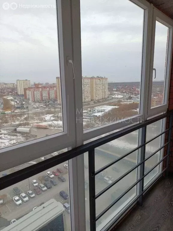 Квартира-студия: Тюмень, улица Тимофея Чаркова, 28 (20.8 м) - Фото 1