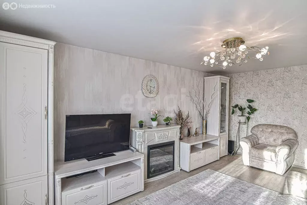 3-комнатная квартира: Южно-Сахалинск, Фабричная улица, 13 (72.2 м) - Фото 1