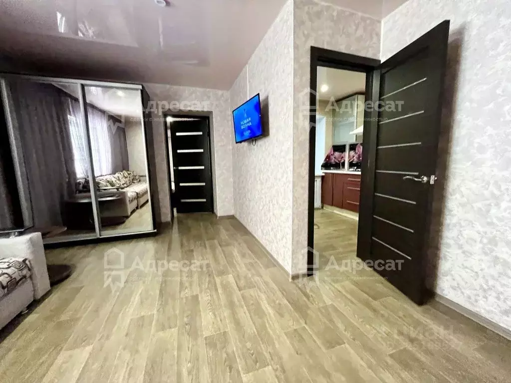 2-к кв. Волгоградская область, Волгоград ул. Маршала Еременко, 15 ... - Фото 0