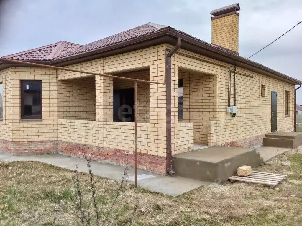 Дом в Калмыкия, Элиста пер. Буйнта, 8 (121 м) - Фото 1