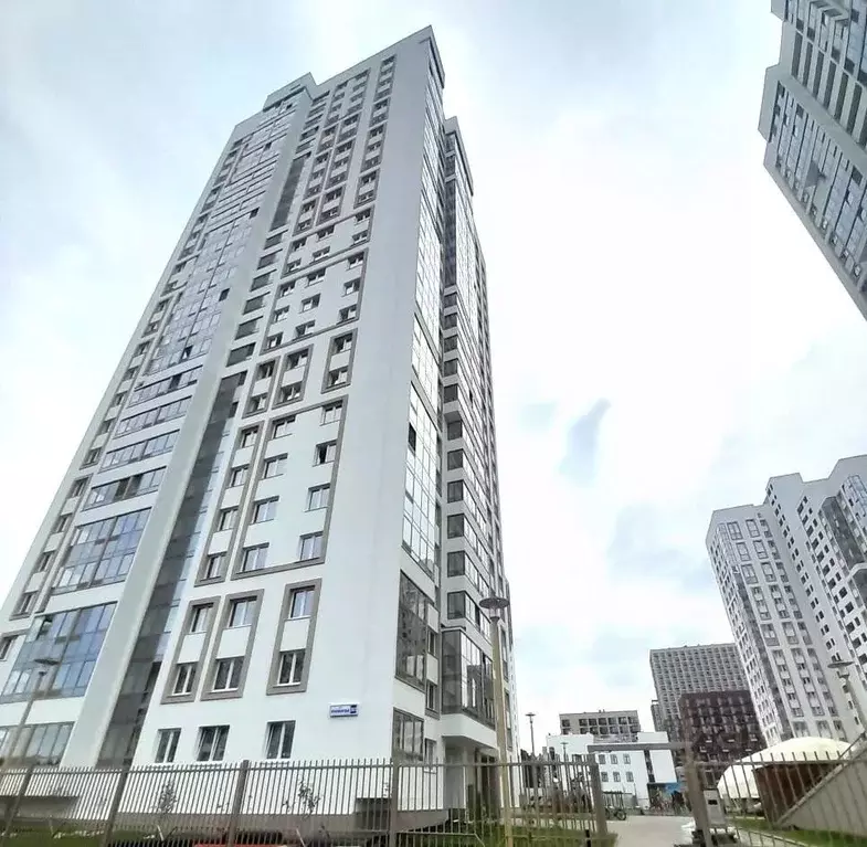 Студия Свердловская область, Екатеринбург ул. Краснолесья, 108 (28.0 ... - Фото 1