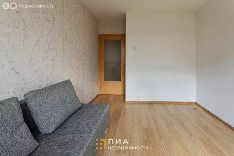 3-комнатная квартира: Санкт-Петербург, проспект Энергетиков, 42 (57 м) - Фото 1