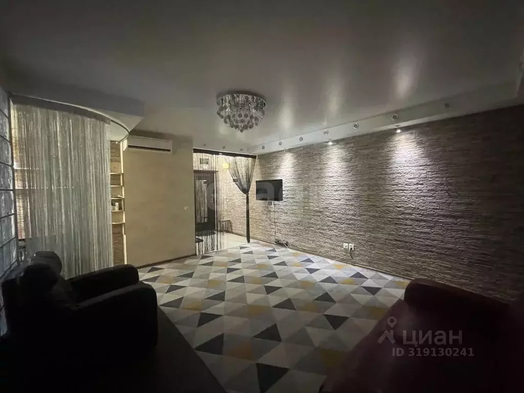 2-к кв. Ханты-Мансийский АО, Ханты-Мансийск Ледовая ул., 7 (66.9 м) - Фото 0