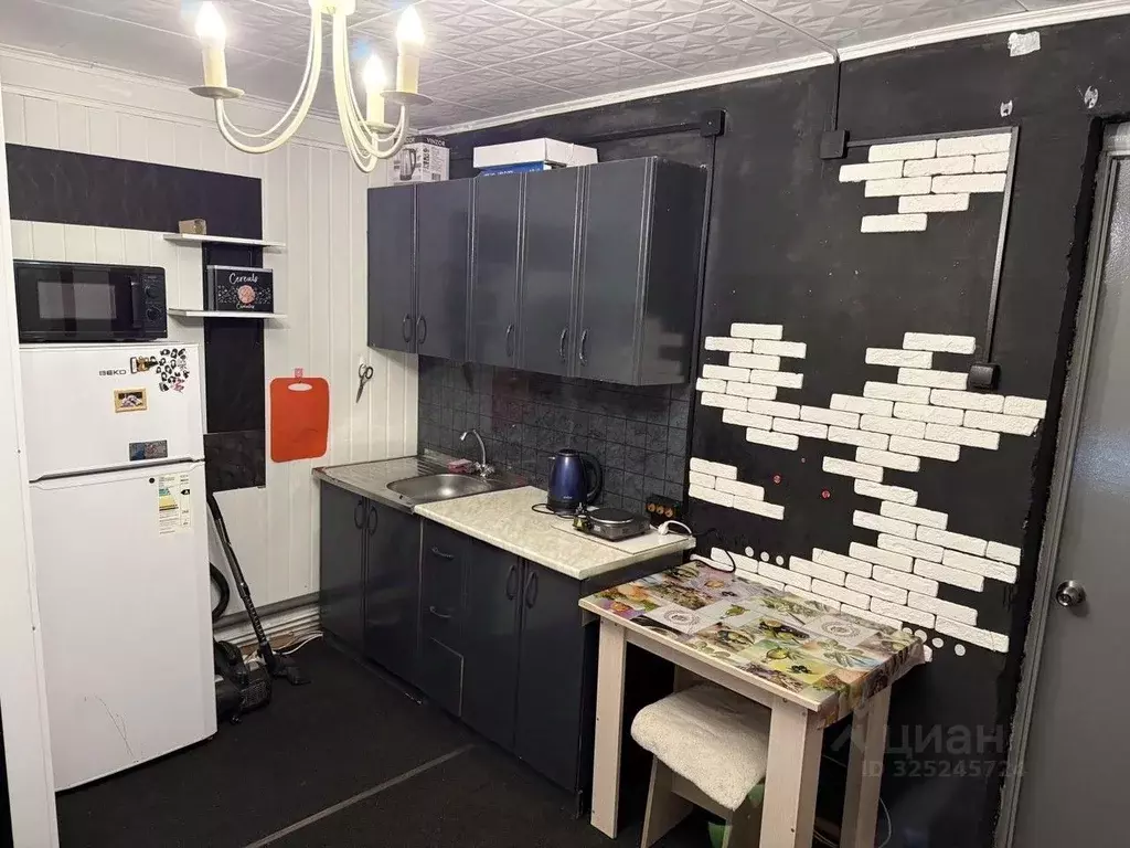 Комната Иркутская область, Иркутск ул. Черняховского, 18 (15.0 м) - Фото 1