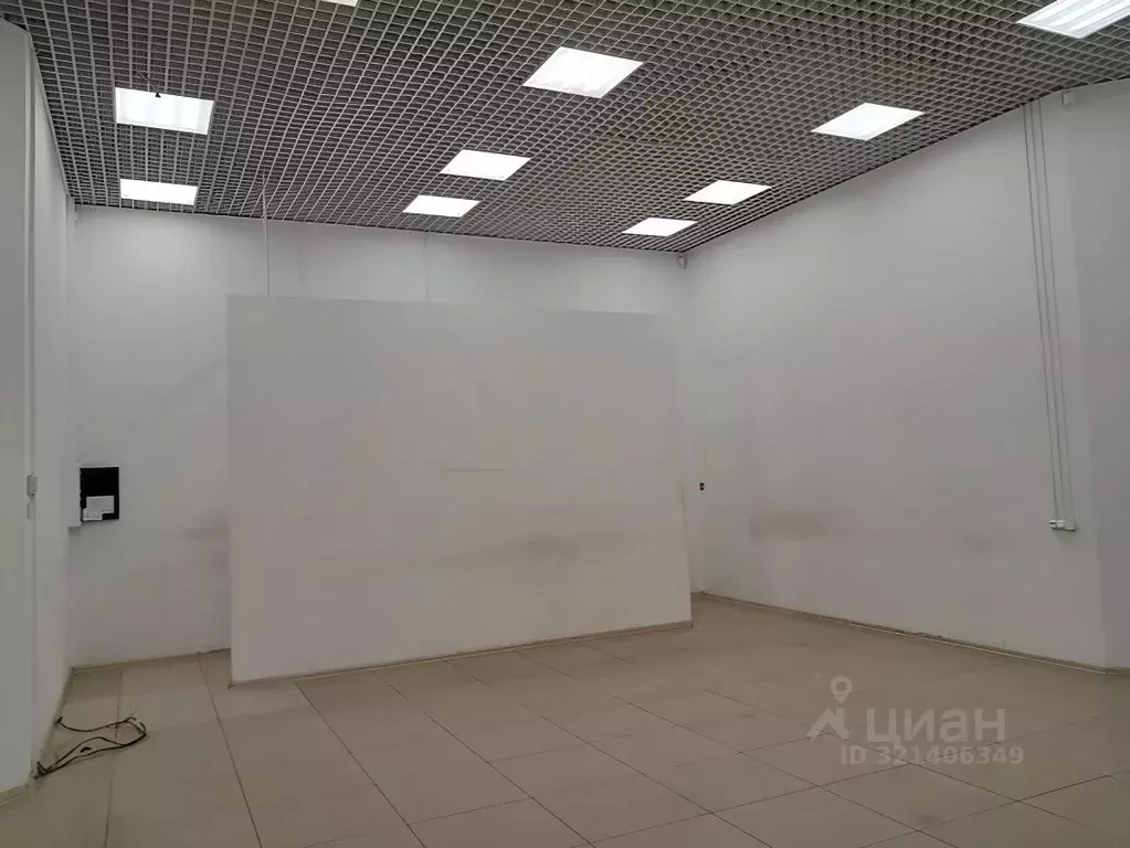 Торговая площадь в Свердловская область, Екатеринбург ул. Сулимова, 50 ... - Фото 1