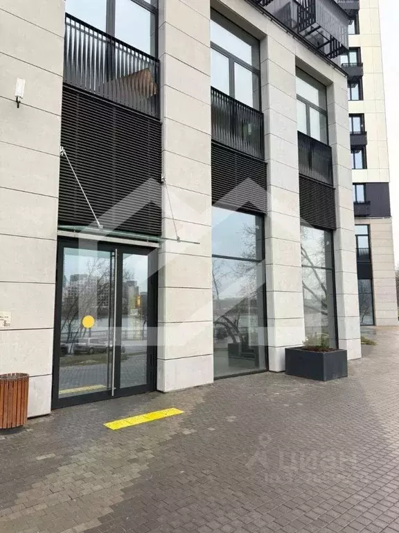 Торговая площадь в Москва Нагатинская наб., 10А (80 м) - Фото 1