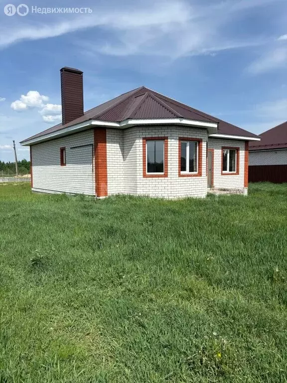 Дом в село Большой Хомутец, улица Стрельникова, 38 (96.4 м) - Фото 1