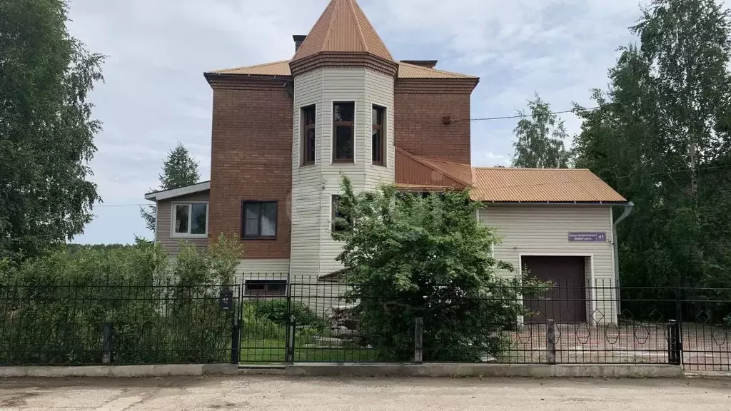 Дом в Коми, Сыктывкар Набережная ул., 41 (236 м) - Фото 1