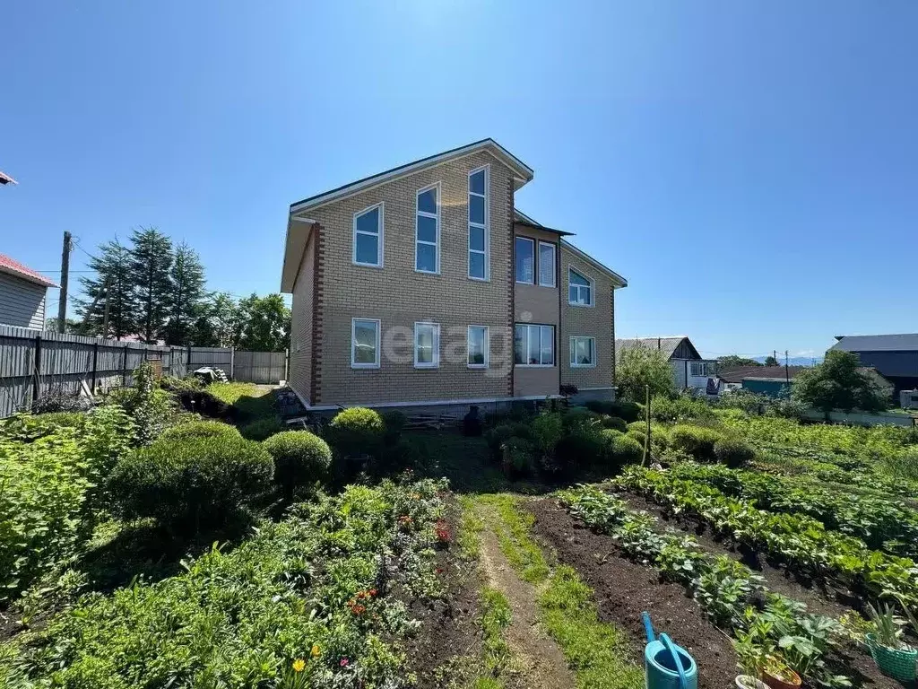 Дом в Камчатский край, Елизовский муниципальный округ, пос. Светлый ... - Фото 1