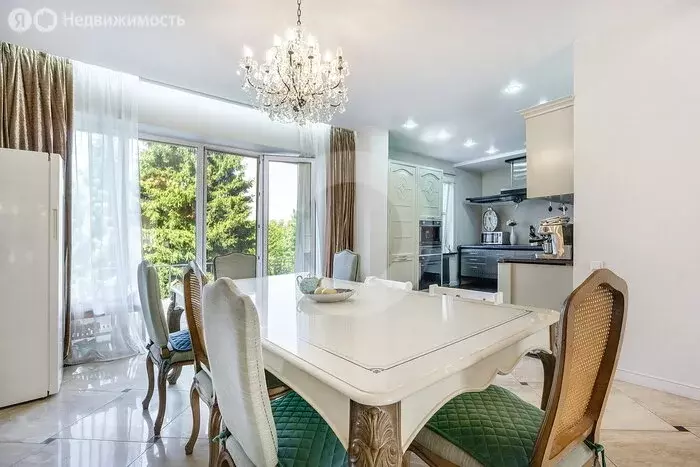 Дом в Одинцовский городской округ, КП Изумрудный век (592 м) - Фото 1