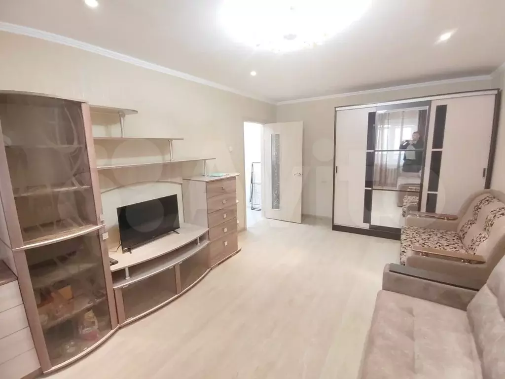 1-к. квартира, 40 м, 1/9 эт. - Фото 0