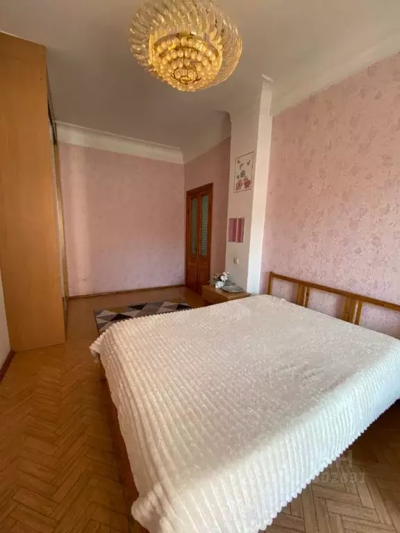 3-к кв. Омская область, Омск ул. Герцена, 46 (65.0 м) - Фото 0