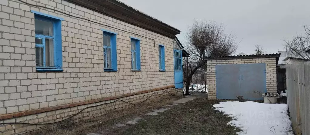 Дом в Волгоградская область, Михайловка пл. Конституции (50 м) - Фото 1