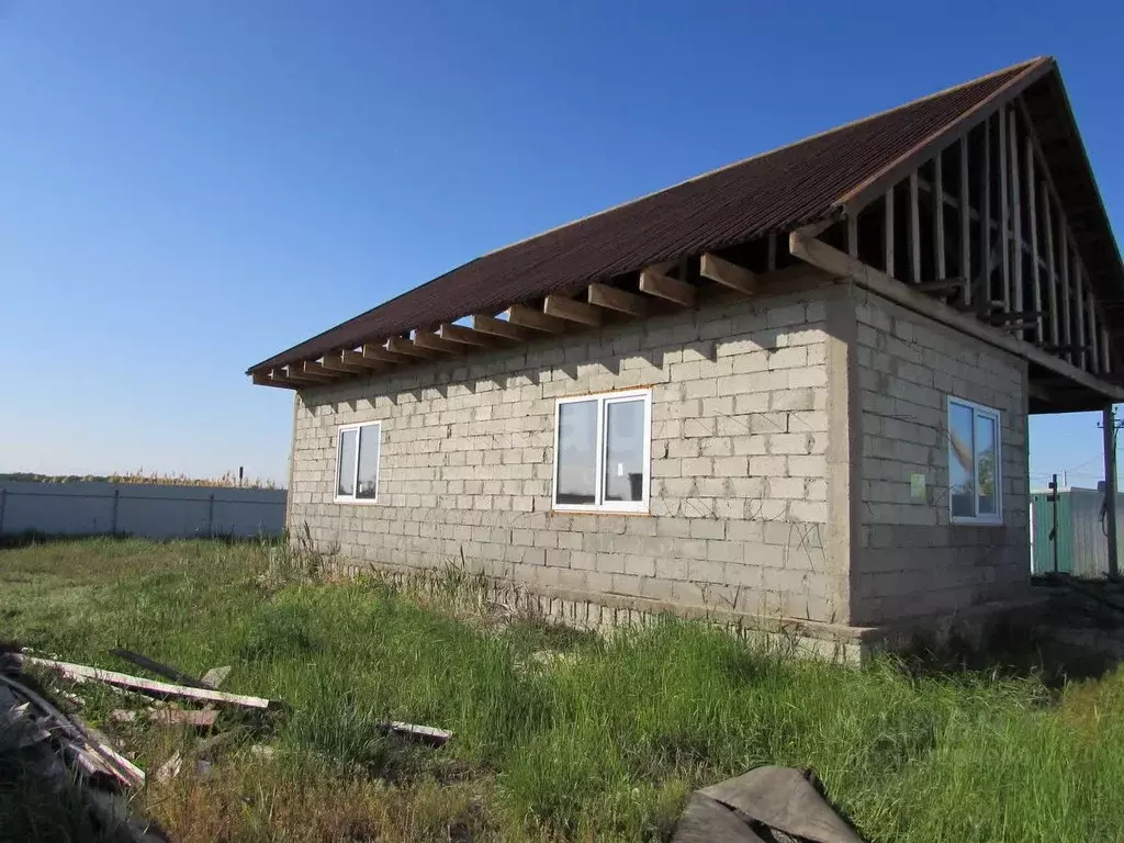 Дом в Волгоградская область, Среднеахтубинский район, Фрунзенское ... - Фото 1