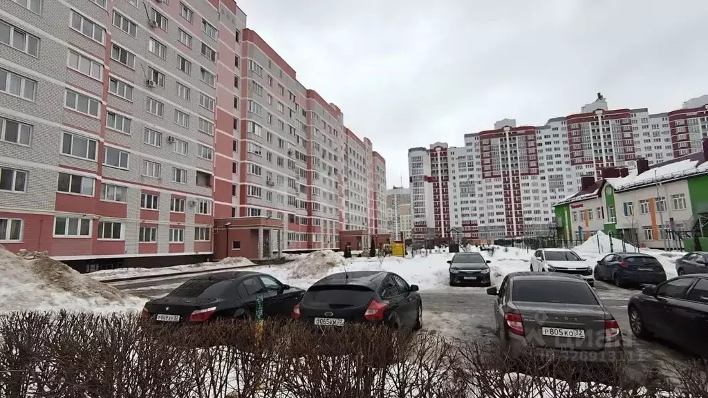 1-к кв. Брянская область, Брянск ул. Имени О.Н. Строкина, 3 (35.4 м) - Фото 1