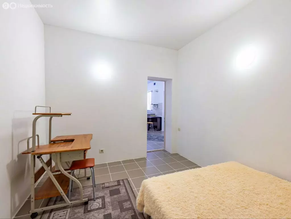 3-комнатная квартира: Симферополь, Малофонтанная улица, 32 (80.3 м) - Фото 1