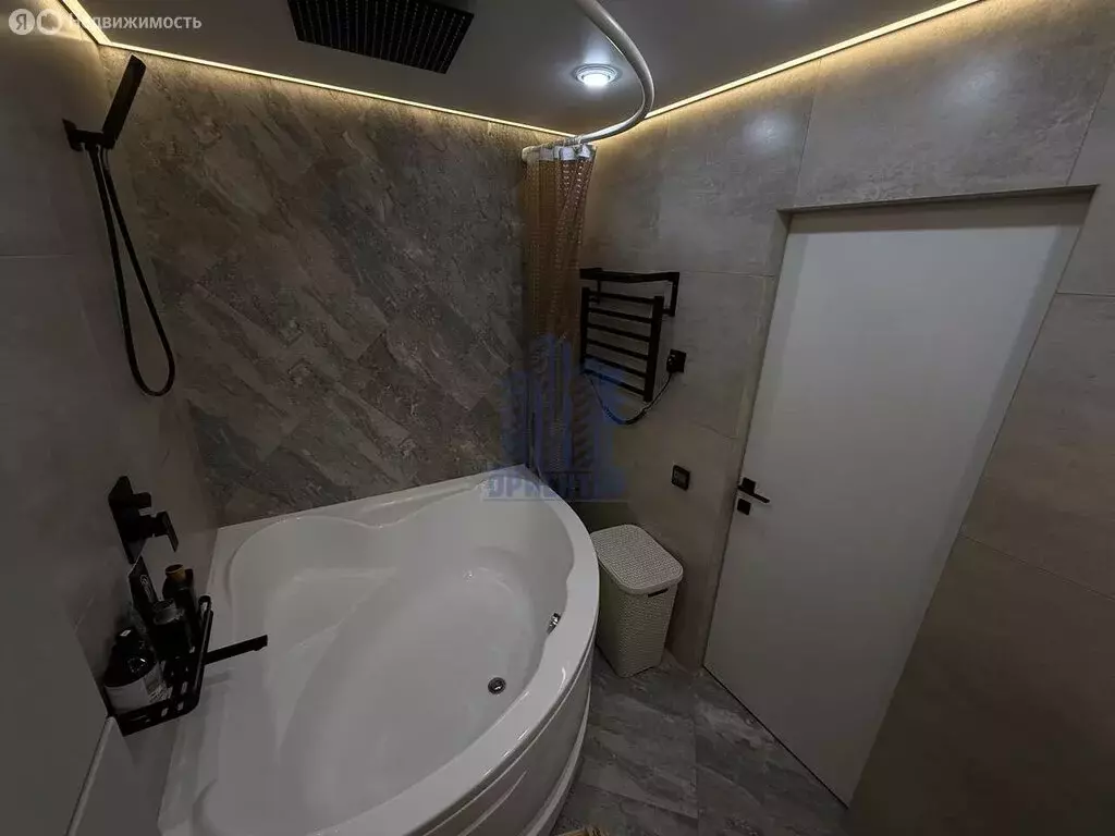 1-комнатная квартира: Чебоксары, улица Энергетиков, 17к1 (42 м) - Фото 1