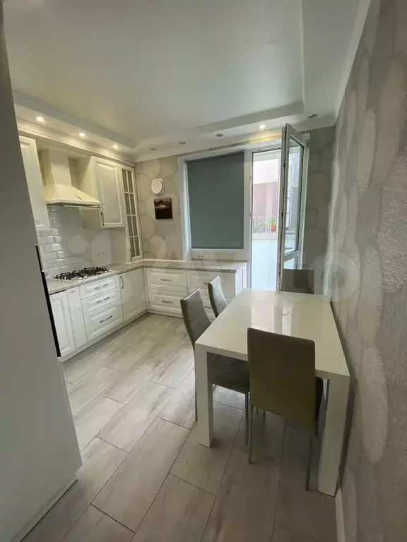2-к. квартира, 60 м, 1/9 эт. - Фото 1
