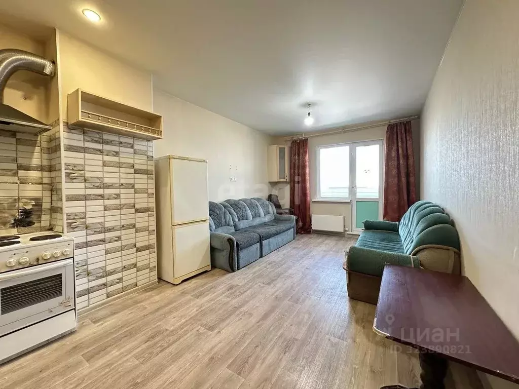 3-к кв. Ханты-Мансийский АО, Сургут ул. Мелик-Карамова, 40 (70.3 м) - Фото 1