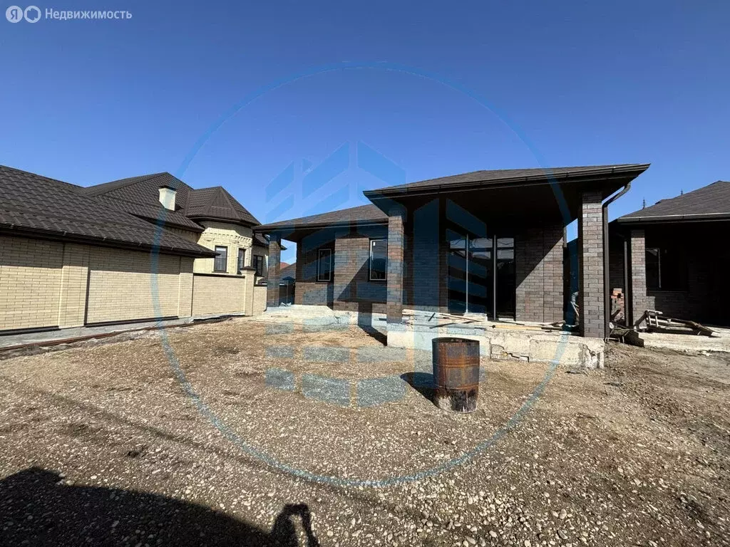 Дом в станица Ессентукская, Красивая улица (180 м) - Фото 2