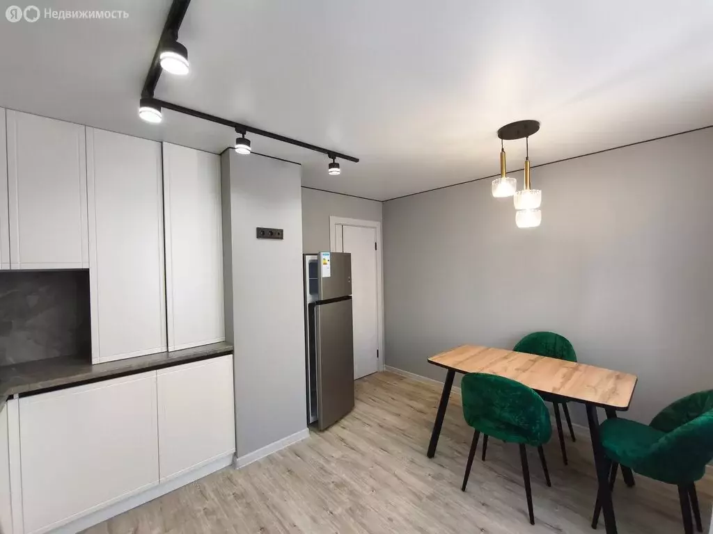 2-комнатная квартира: Саратов, улица имени Фёдора Пяткова, 6 (54 м) - Фото 2