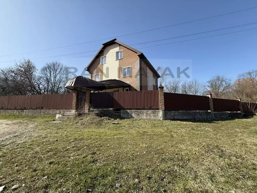 Дом в Адыгея, Майкопский район, Победенское с/пос, пос. Совхозный ул. ... - Фото 1