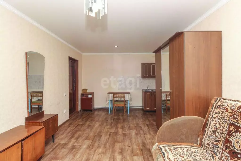 Комната Омская область, Омск ул. Яковлева, 16 (17.0 м) - Фото 1