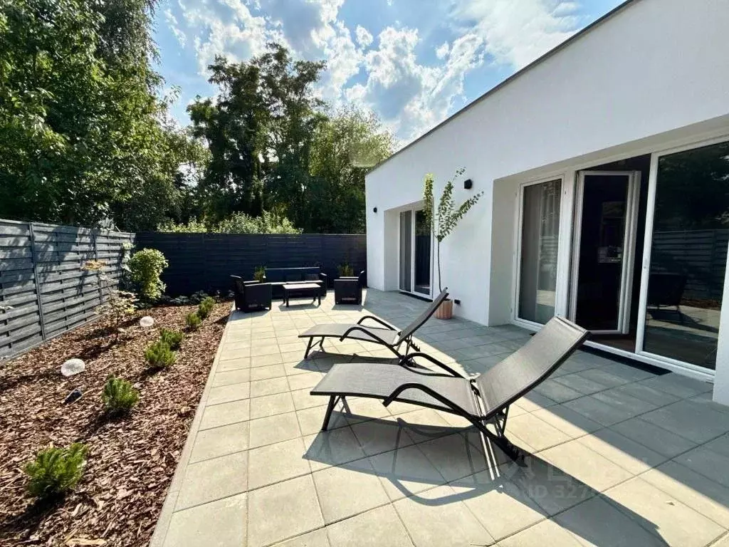 Дом в Краснодарский край, Сочи Адлер жилрайон, ул. 8 Марта (100 м) - Фото 2