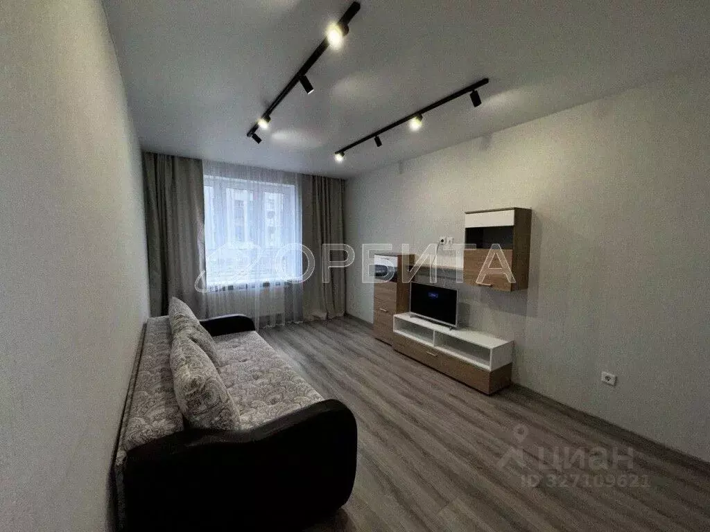 1-к кв. Тюменская область, Тюмень ул. Республики, 204к4 (58.5 м) - Фото 1