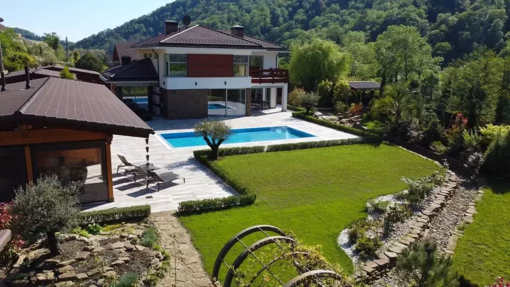 Дом в Краснодарский край, Сочи Береговая ул., 48 (470 м) - Фото 1