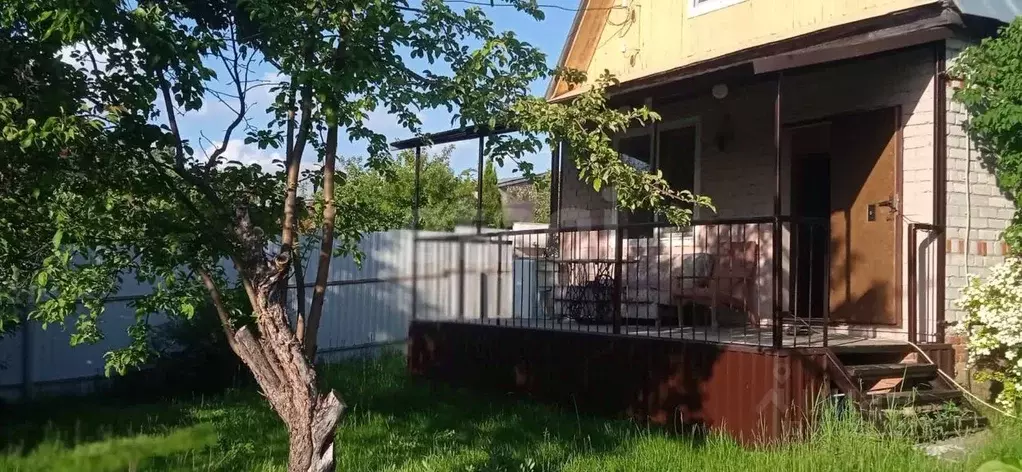 Дом в Саратовская область, Энгельсский район, Красноярское ... - Фото 0