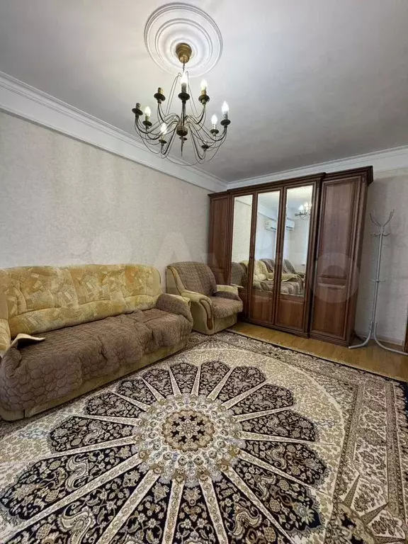 2-к. квартира, 55 м, 1/9 эт. - Фото 1