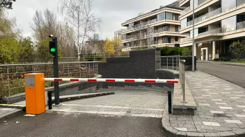 Гараж в Москва Снегири Эко жилой комплекс (19 м) - Фото 2