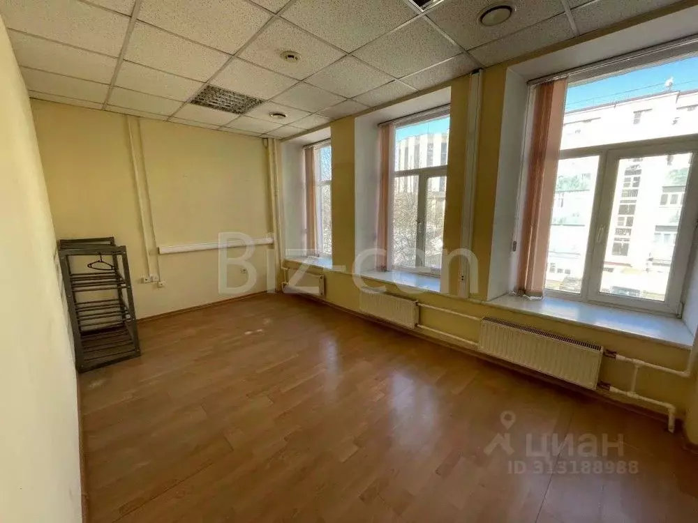 Офис в Санкт-Петербург Чугунная ул., 20 (150 м) - Фото 0