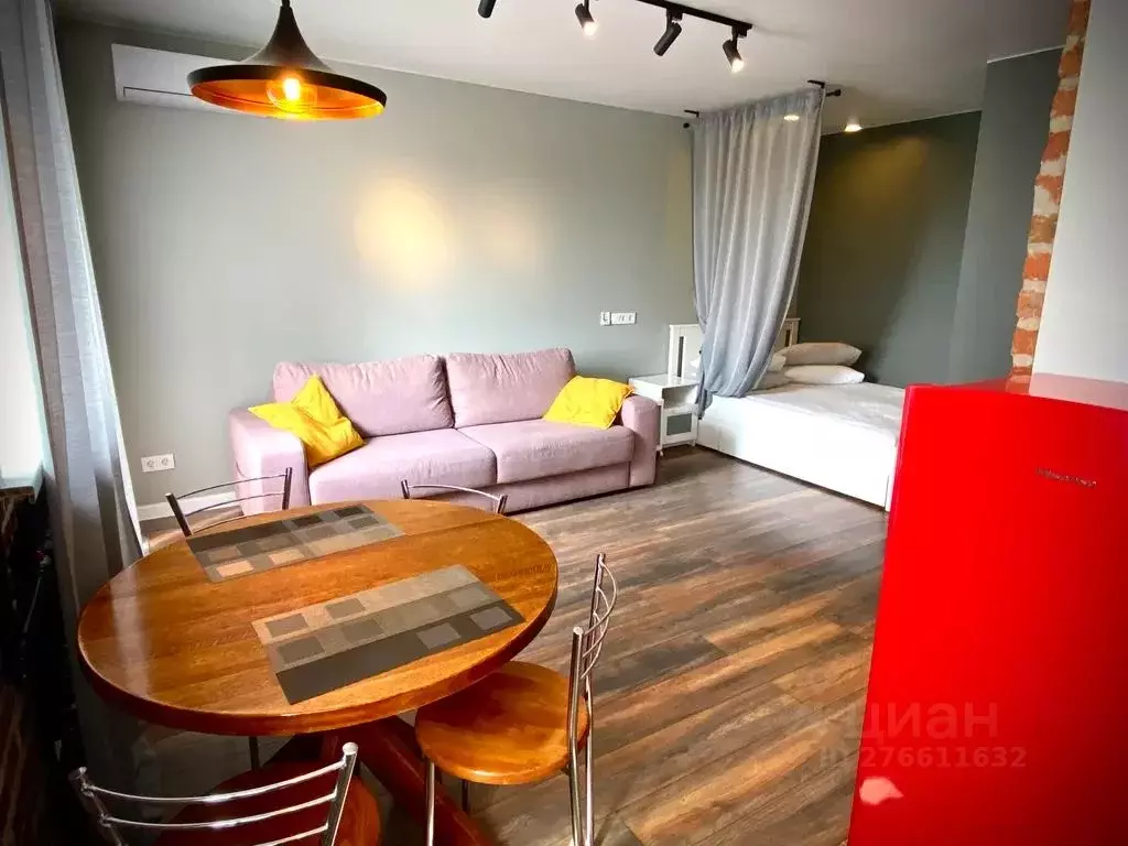 Студия Приморский край, Владивосток Семеновская ул., 32 (30.0 м) - Фото 1