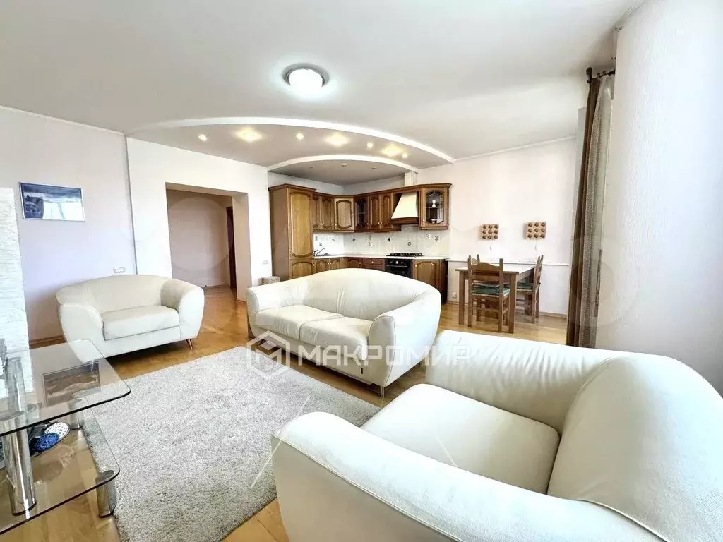 2-к. квартира, 70 м, 9/10 эт. - Фото 1