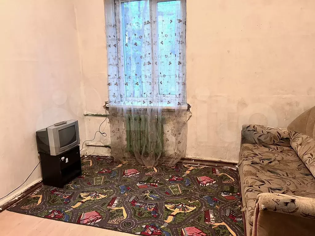 Комната 12 м в 5-к., 2/4 эт. - Фото 0