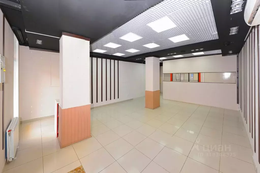 Торговая площадь в Свердловская область, Екатеринбург ул. Хохрякова, ... - Фото 0