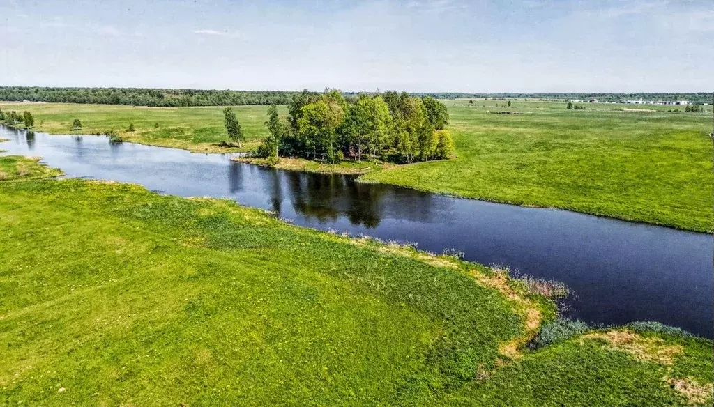 Участок в Тверская область, Зубцовский муниципальный округ, с. ... - Фото 1