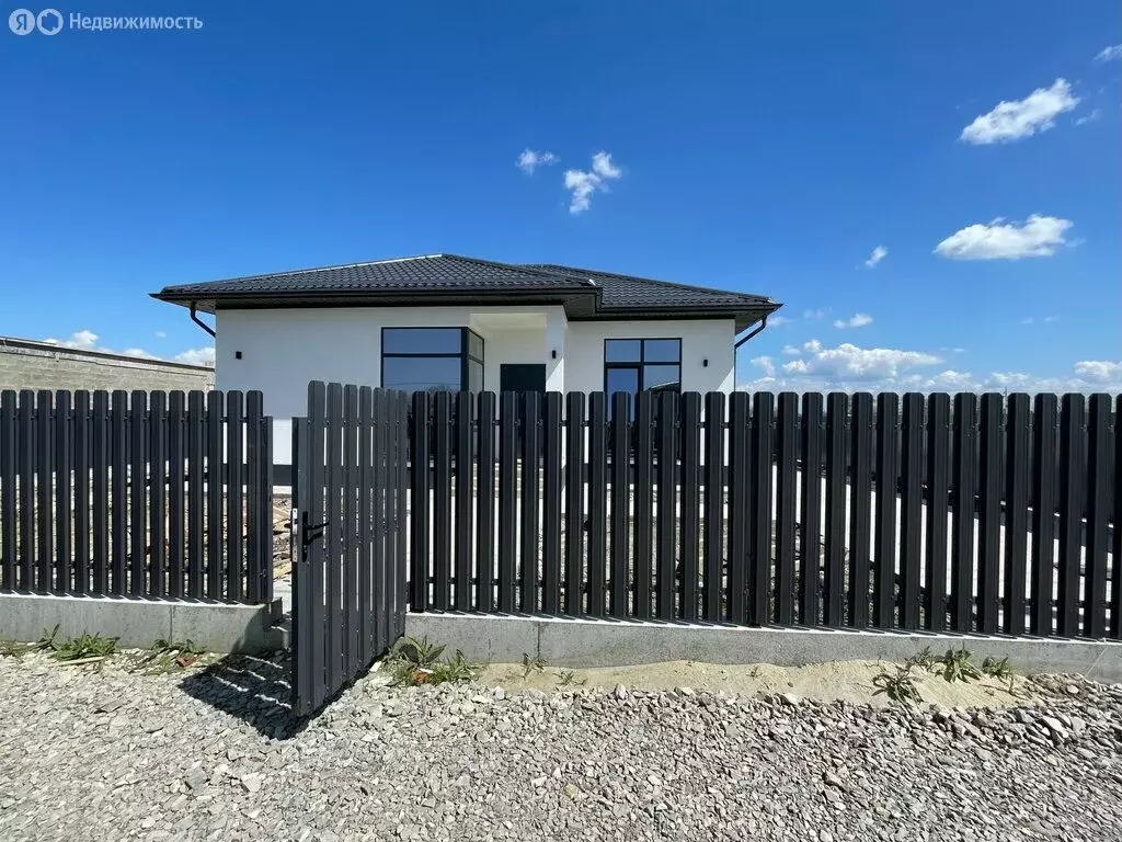 Дом в Крымск, Одесская улица (97 м) - Фото 1