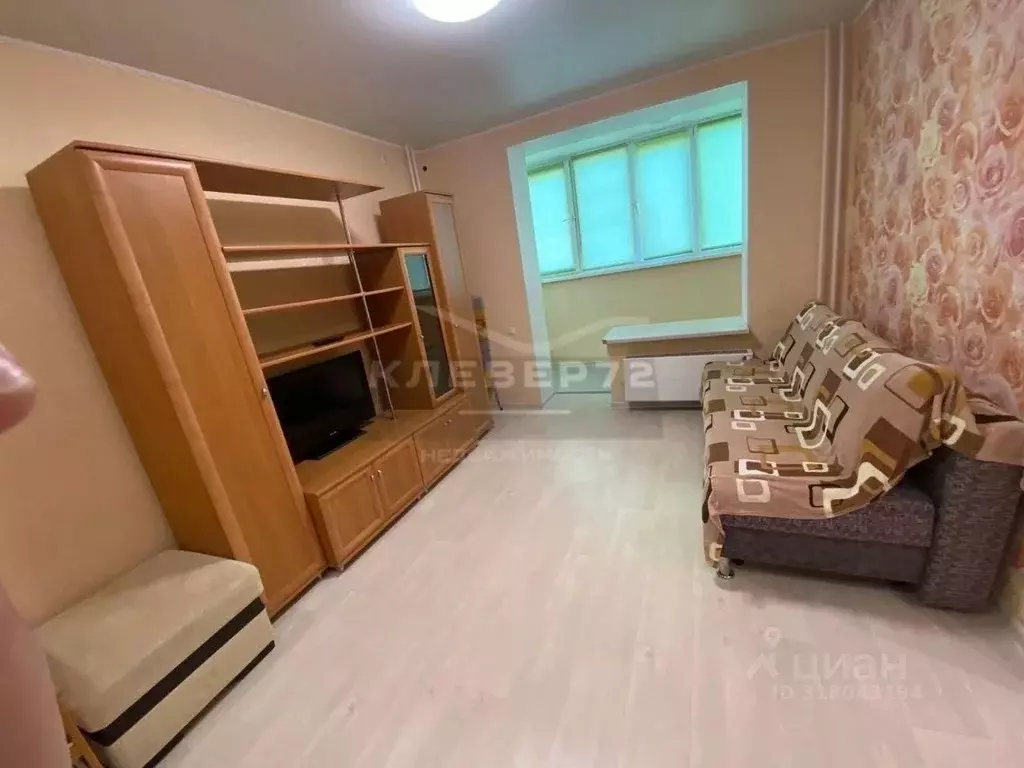 1-к кв. Тюменская область, Тюмень ул. Фармана Салманова, 8 (35.0 м) - Фото 0