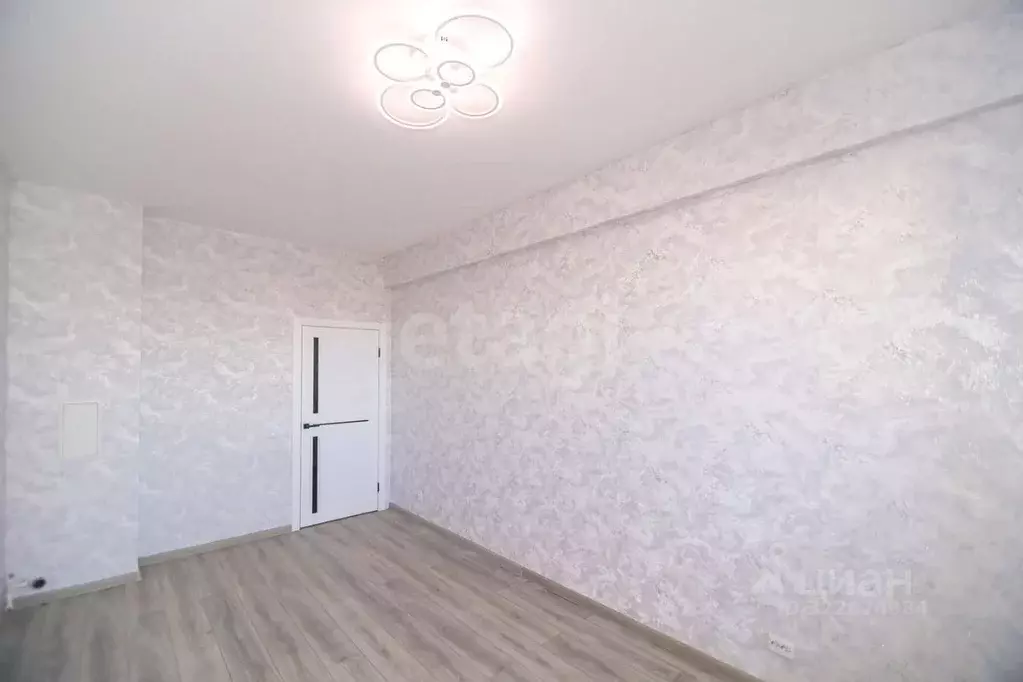 2-к кв. Ханты-Мансийский АО, Сургут ул. Александра Усольцева, 30 (67.0 ... - Фото 1