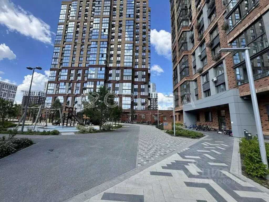 2-к кв. Тюменская область, Тюмень ул. Фармана Салманова, 16 (55.0 м) - Фото 1
