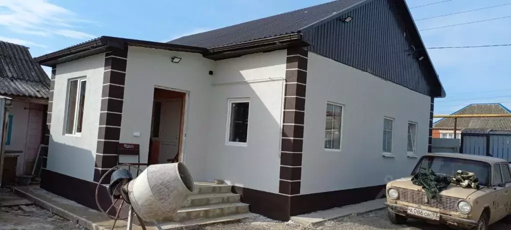 Дом в Краснодарский край, Темрюкский район, Старотитаровское с/пос, ... - Фото 1