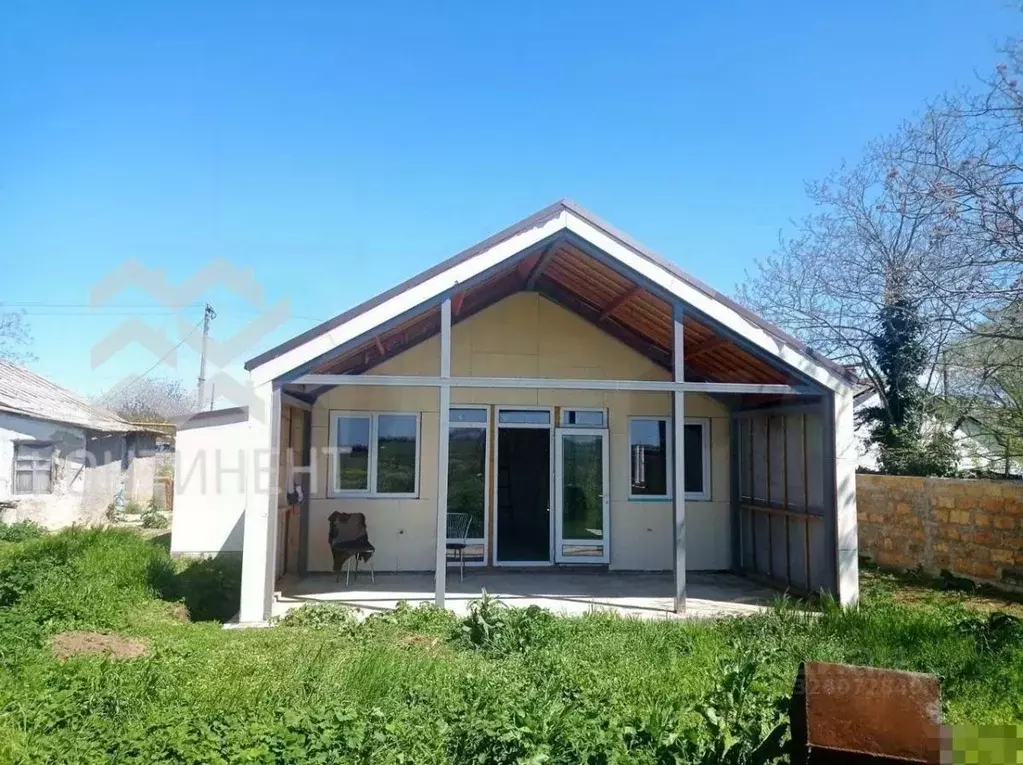 Дом в Крым, Черноморский район, Новосельское с/пос, с. Артемовка ул. ... - Фото 1