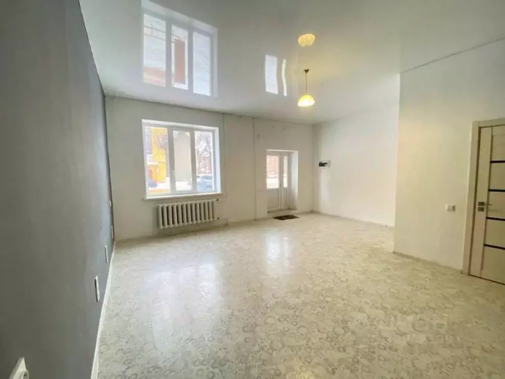 Помещение свободного назначения в Самарская область, Сызрань Советская ... - Фото 1