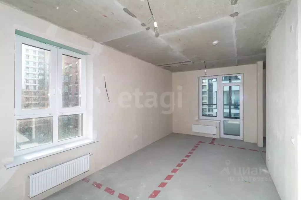 3-к кв. Тюменская область, Тюмень ул. Разведчика Кузнецова, 5 (81.6 м) - Фото 0